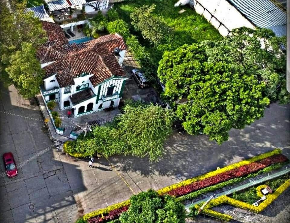 Capilla Del Sol Hotel Garzon  ภายนอก รูปภาพ
