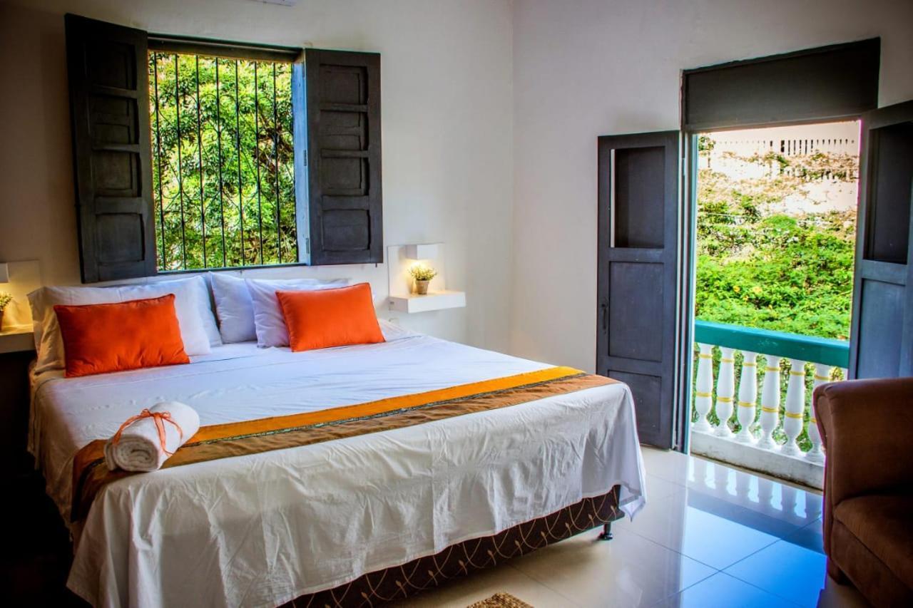 Capilla Del Sol Hotel Garzon  ภายนอก รูปภาพ