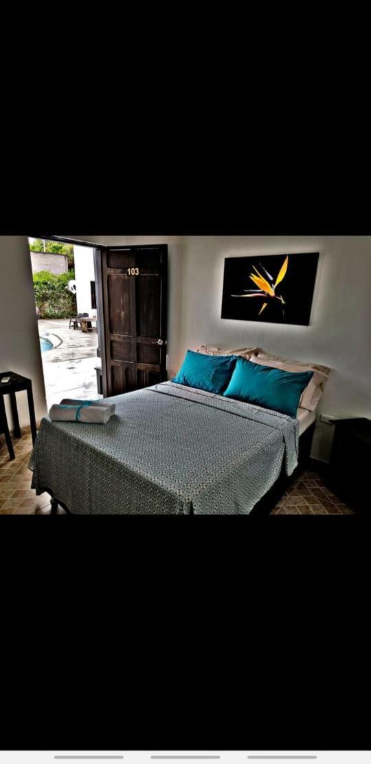 Capilla Del Sol Hotel Garzon  ภายนอก รูปภาพ